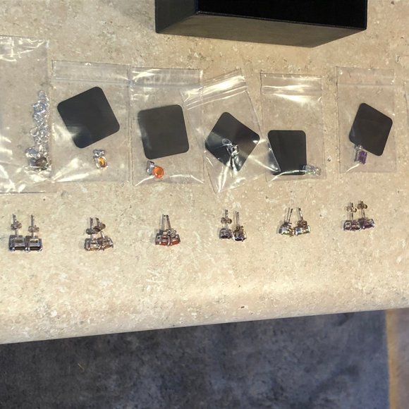 Jewelry - Picture 6 of 8